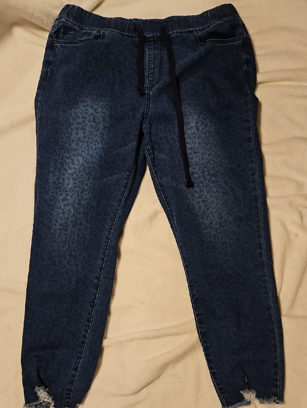 YMI Dark Blue Leopard-Print Cropped Jeans
